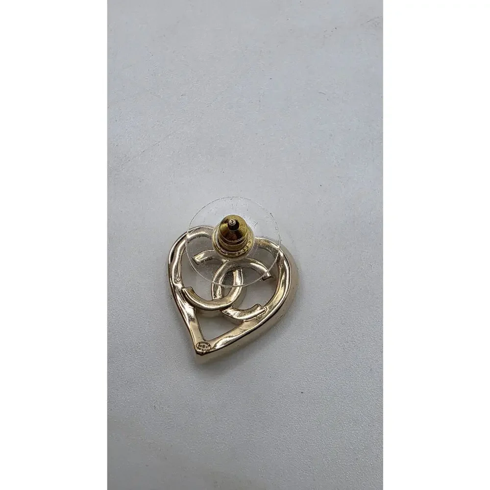 Chanel Gold-tone Interlocking CC Heart Stud Earrings NWT